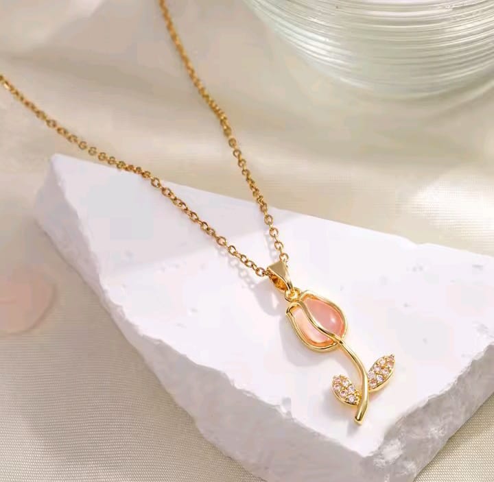 Tulip Pendant Necklace – Soft & Classy Look